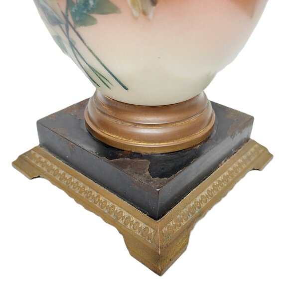 Handpainted Glass Body Victorian Oil Lamp Original Antique RARE Collectible - Picture 6 of 7